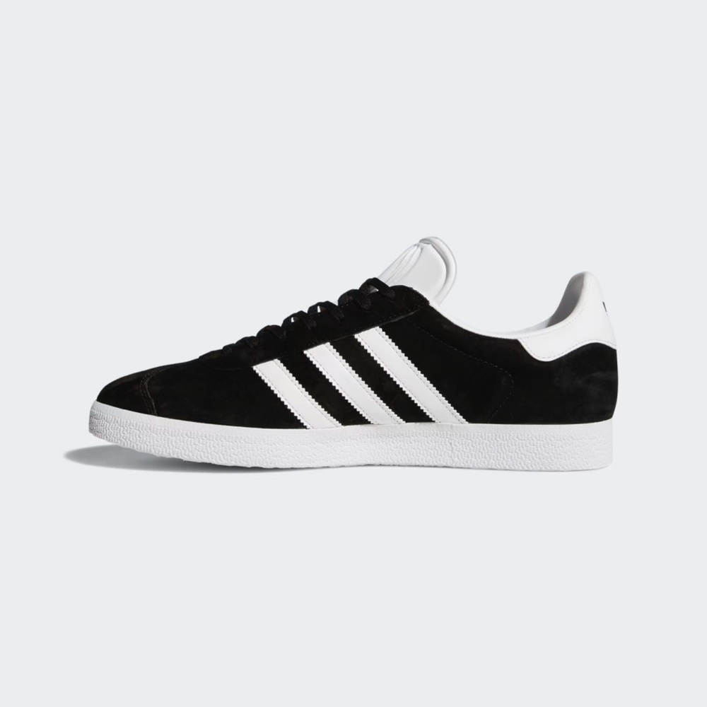 ADIDAS GAZELLE SUEDE BLACK X WHITE SIZE 9 BRAND NEW WITH TAGS SOLD OUT ONLINE